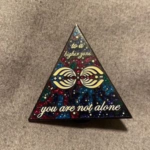 Bassnectar hat pin- to a higher zone, you are not alone